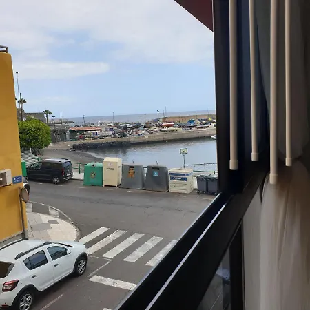 Apartamento Frente Al Puerto De A 20 Metros De La Playa. Candelaria