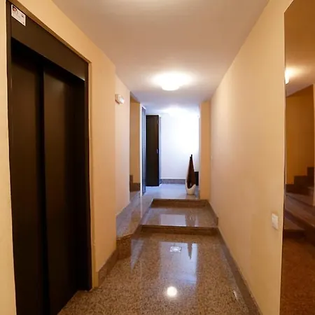 Frente Al Puerto De A 20 Metros De La Playa. Apartamento Candelaria